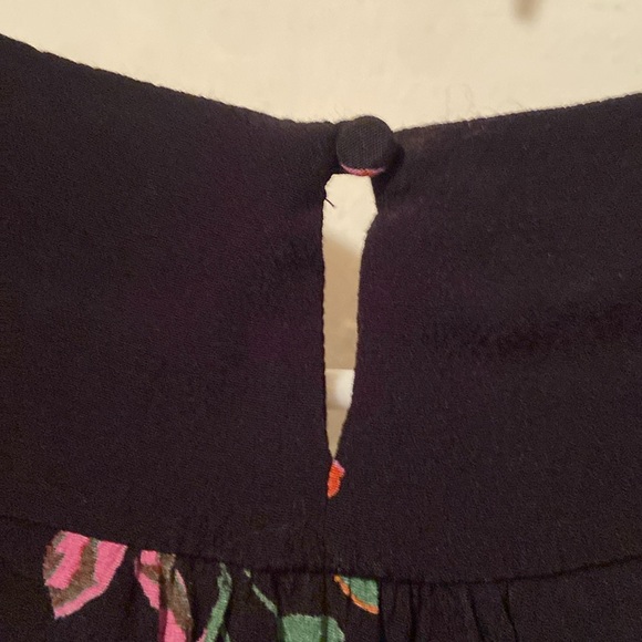 💜Anthropologie Maeve Floral Print Flutter Sleeve Blouse Size XXS - Picture 8 of 9